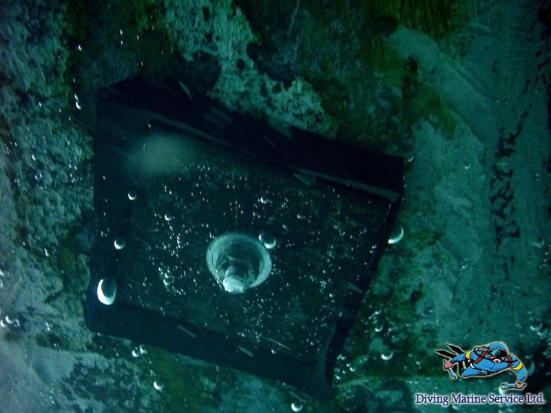 Бездоковое устранение водотечности в подводной части корпусов судов